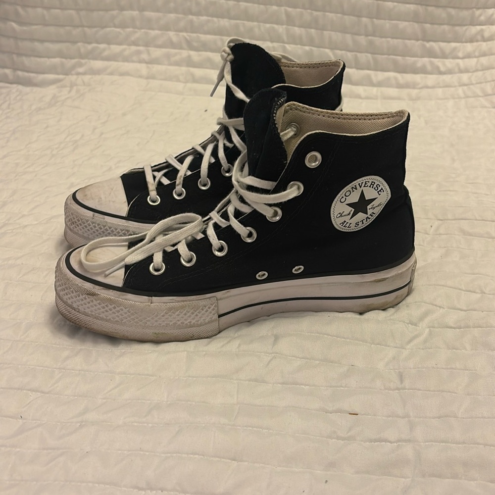 Platform Converse - image 1